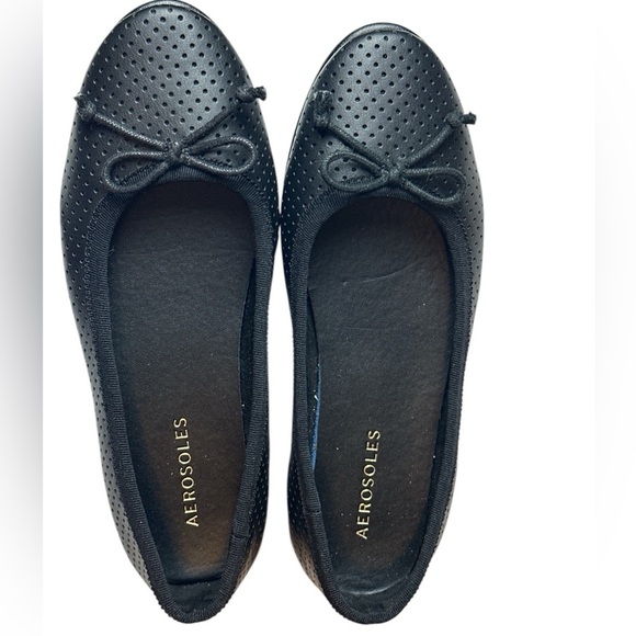 NWOT Aerosoles Women's Black Ballet Flats perforated upper bow detail - Picture 3 of 5